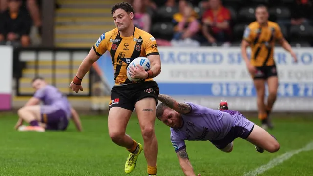 Castleford Ends Losing Streak to Keep Warrington’s Play-off Ambitions Hanging by a Thread