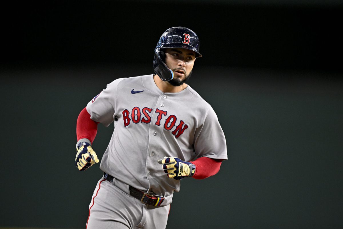 Contreras Avoids Fracture, Red Sox Star Nearing Return After Hand Injury Scare