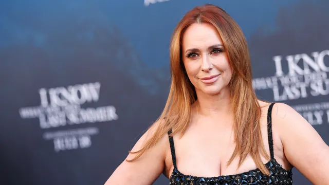 Jennifer Love Hewitt Opens Up About Navigating Early 2000s Media Misogyny and Body Politics