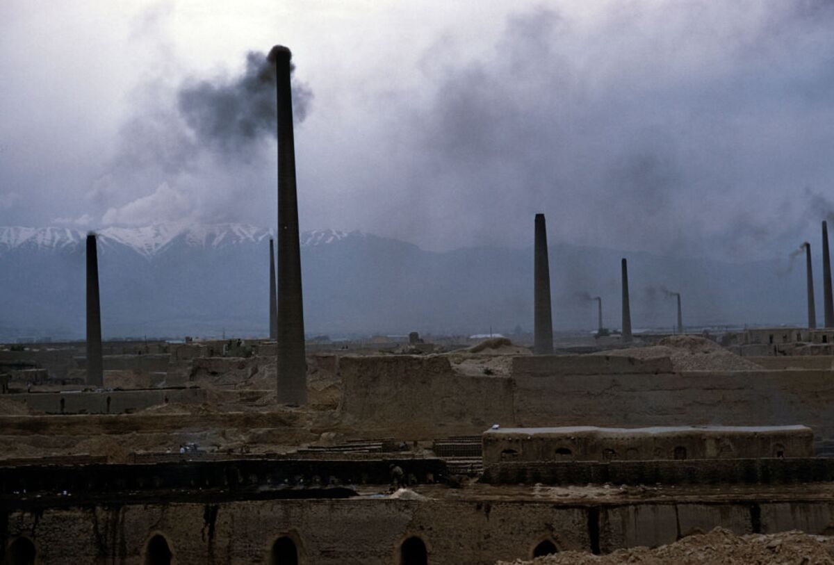 Fatal Fire Erupts at Iran's Abadan Oil Refinery, Raising Safety Concerns