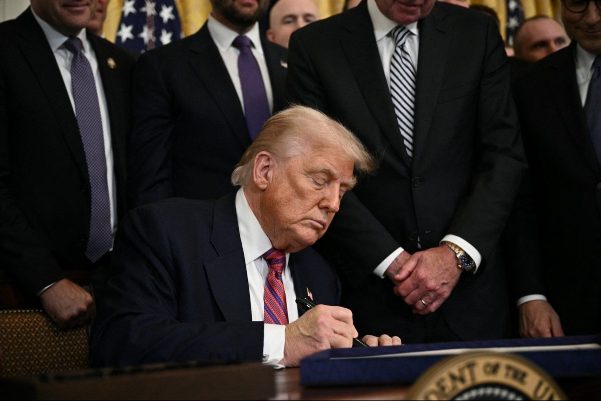 Президент Трамп подписал закон GENIUS, закрепляющий статус США как мирового центра криптовалют