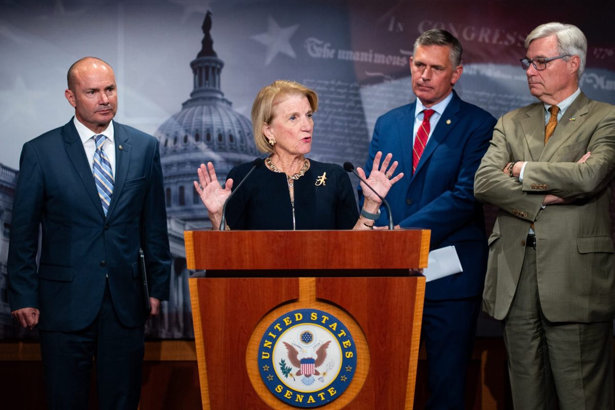 AI Boom Fuels Bipartisan Energy Bill, Dividing Environmentalists and Green Power Advocates