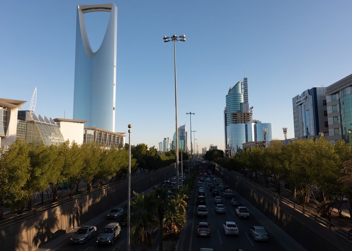 Al Futtaim Expands Footprint in Saudi Retail with $666 Million Cenomi Stake Acquisition
