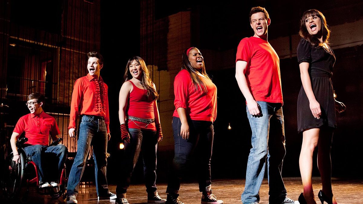 Ryan Murphy Completes Glee Reboot Script, 10 Original Cast Members Enthusiastic