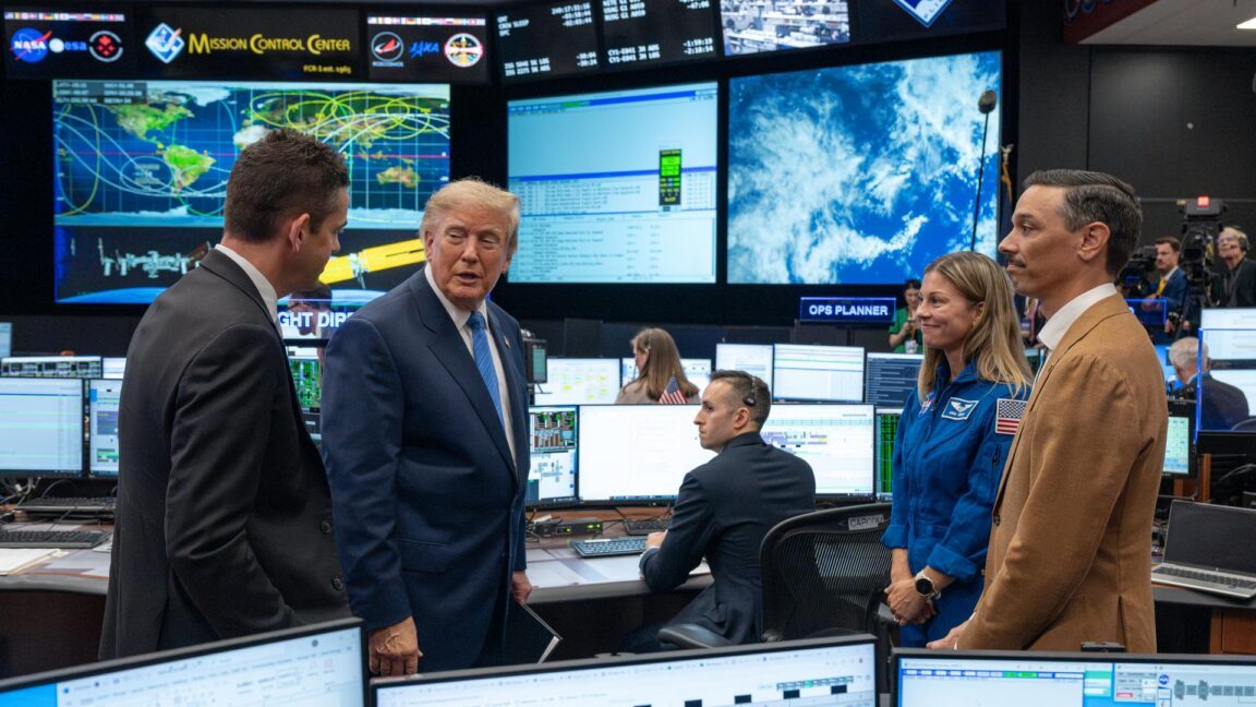 Неожиданный звонок Трампа в NASA подчеркивает меняющиеся приоритеты в космосе