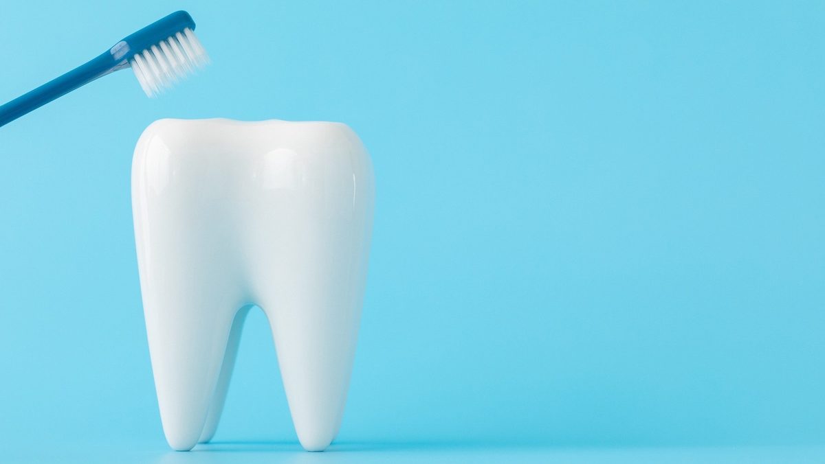 5 Dental Myths That Could Cost You Your Teeth by 100 — Expert Warns